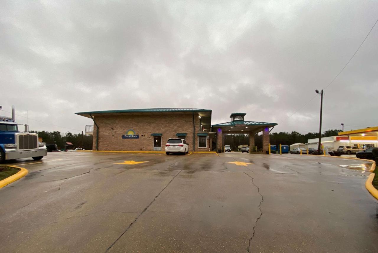 Days Inn By Wyndham Forest Exterior photo